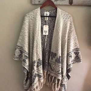 Billabong NWT Poncho Navajo Sweater Free size -M/L